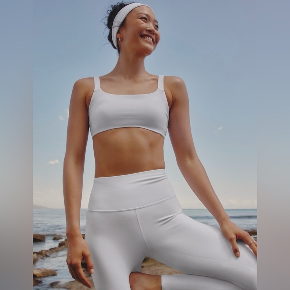 NWT-Athleta White Reform Adjustable Bra, Large A-C